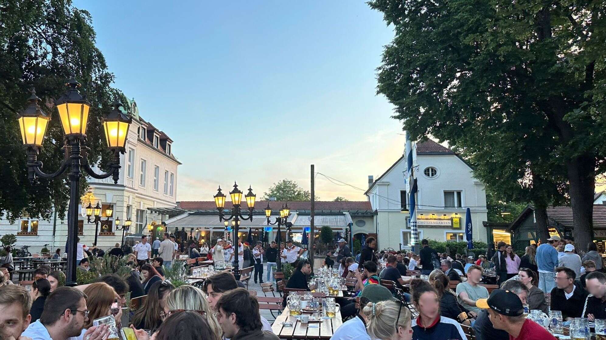 Schützengarten München als WM Spot der ROCK ANTENNE