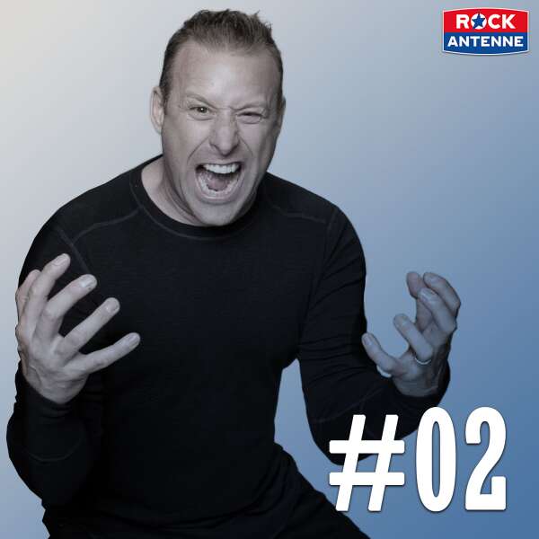 02: Mike Kroeger of Nickelback